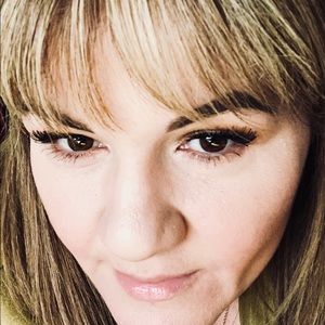 Meet your Posher, Monica